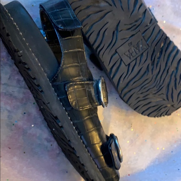 shoe - Picture 3 of 3